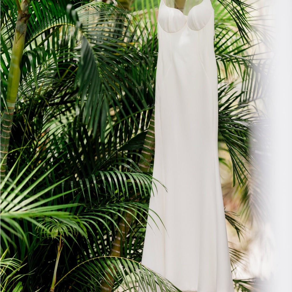 Elegant White Wedding Dress